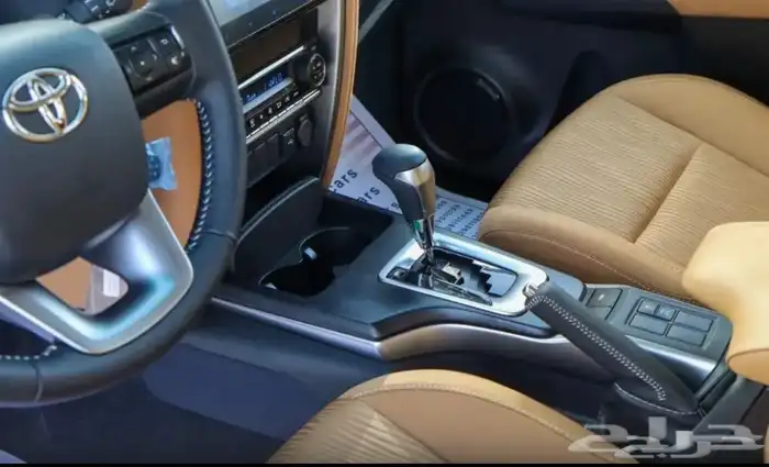 فورتشنر VX1 بنزين 2025 7
