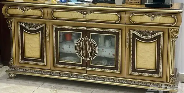 طاولة طعام فخمه مع بوفيه عشر كراسي 2