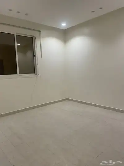 للبيع شقه أرضيه في الرياض حي اليرموك 2