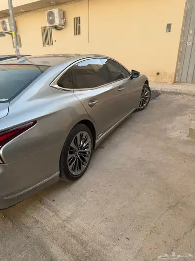 لكزس ls 500 هايبرد مويل 2018 ماشي 114 الف 3