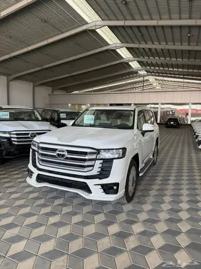 تويوتا لاندكروزر GXR رقم 5 بنزين مديل 2025 فل كامل بطاقه 2