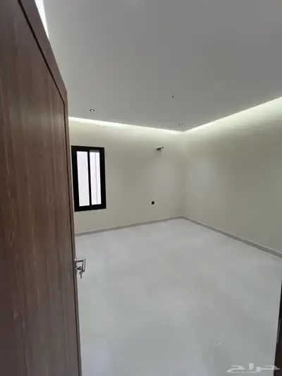 البيع شقة حي الأخضر 6غرف دور ثاني 5