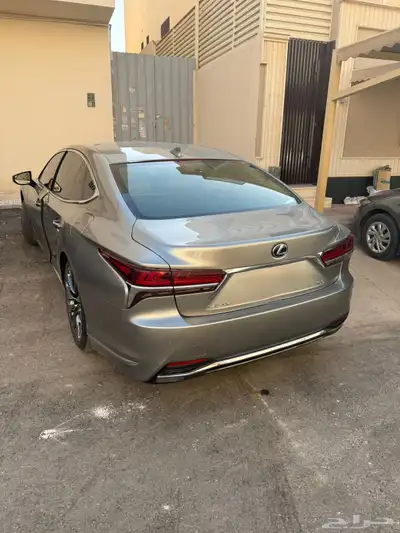 لكزس ls 500 هايبرد مويل 2018 ماشي 114 الف 2