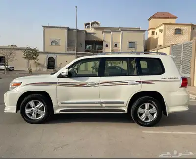 لاندكروزر 2013 بريمي 3