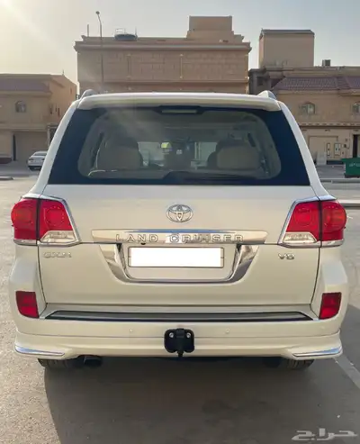 لاندكروزر 2013 بريمي 6