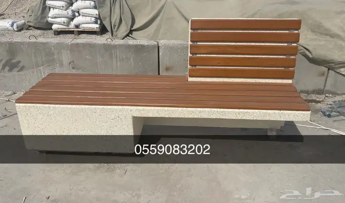 كراسي خرسانية حاويات نفايات أحواض زرع مصدات مواقف بريكاست 28