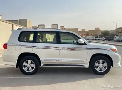 لاندكروزر 2013 بريمي 2