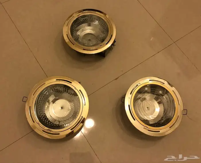 للبيع ثريات و لمبات سقف ( بحاله ممتازه ) 3