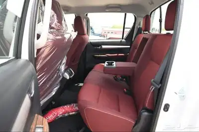 هايلوكس 6 سلندر V6 بنزين موديل 2025 8