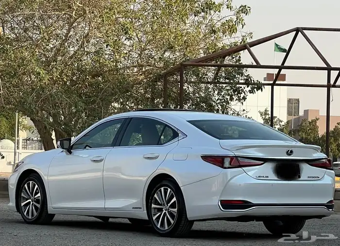 لكزس ES300H 2021 ممشى 56 الف فقط وكالة 8