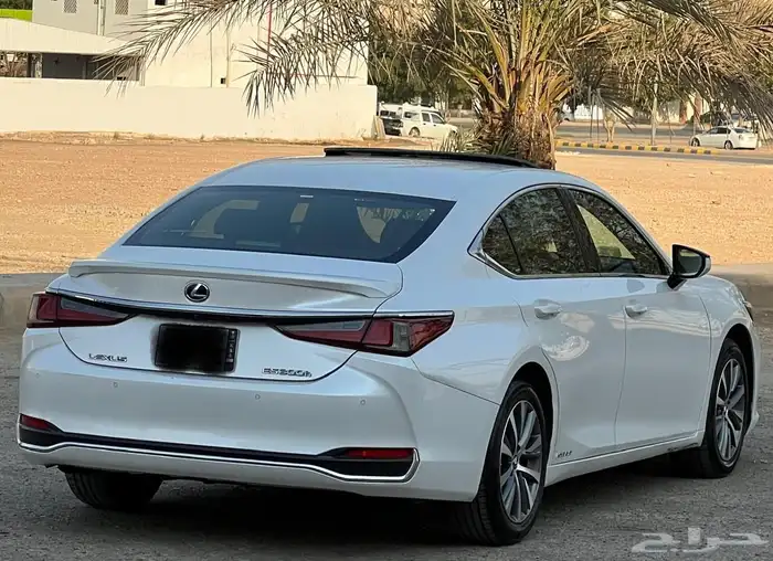 لكزس ES300H 2021 ممشى 56 الف فقط وكالة 10
