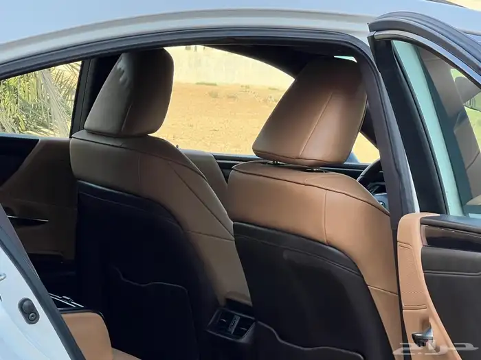 لكزس ES300H 2021 ممشى 56 الف فقط وكالة 11