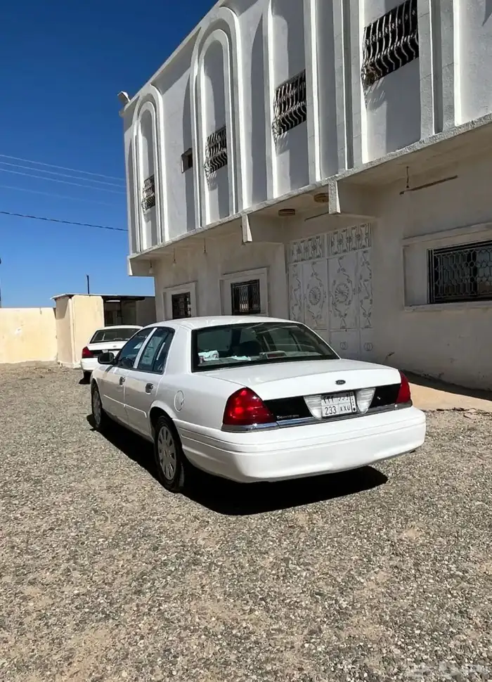 فورد فيكتوريا 2006 للبيع 9