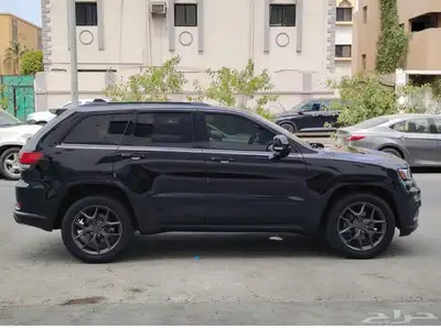جيب جراند شروكي إس الإصدار الأسود ممشي قليل تعتبر جديدة 6