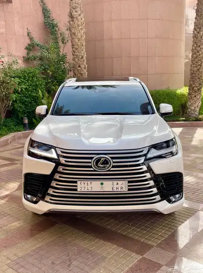 للبيع جيب لكزس BB سعودي موديل 2024 1