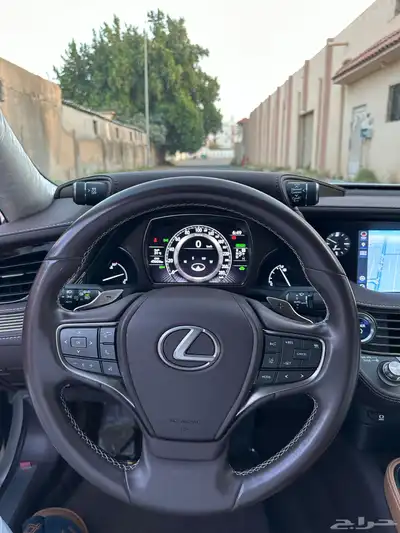 لكزس LS500 هايبرد 2020 13
