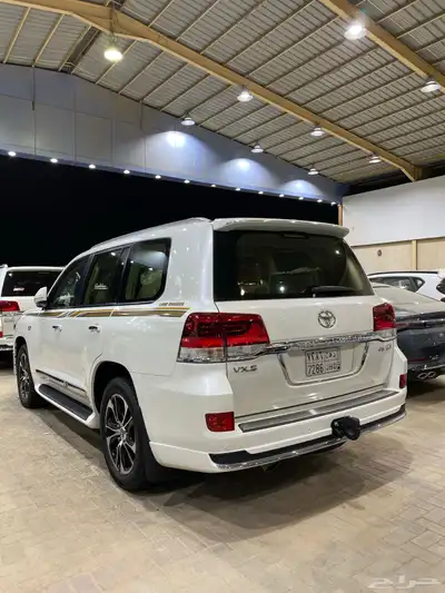 للبيع جيب VXS فل كامل 2021 بريمي عداد 102 الف 4