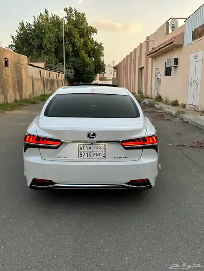 لكزس LS500 هايبرد 2020 4