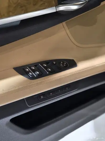 بي ام دبليو 740Li موديل 2011 بحالة ممتازة 13