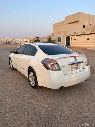 التيما 2010 نظيفه جدا  مالك ثاني 3