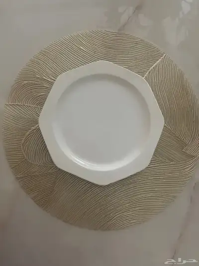 صحون بيضاء 0