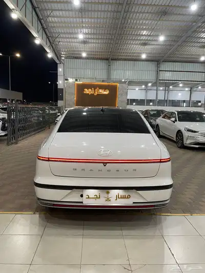 ازيرا موديل 2023 فل كامل 9