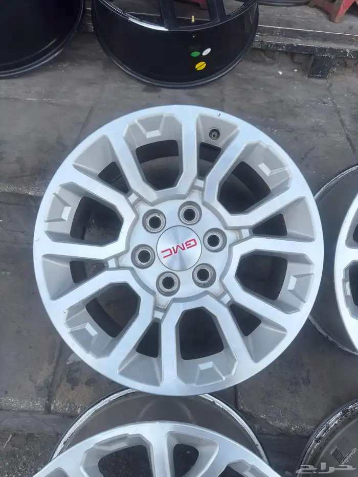 جنوط جمس يوكن 2019 مقاس 18 اصلي وكاله 3