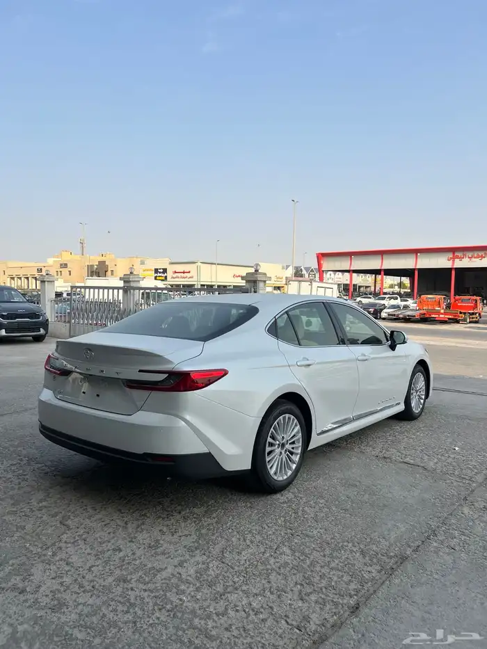 كامري LE - 2025 بنزين فتحه ب ( عند الاتصال) 3