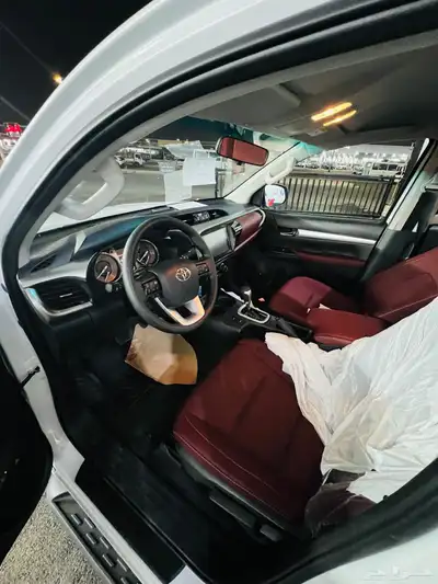تويوتا هايلوكس غمارتين GLX 2025 6