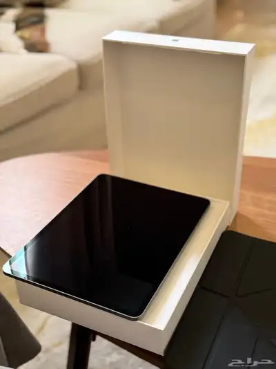 للبيع جهاز ايباد إير 2025 13 إنش 128 GB شبه جديد 3