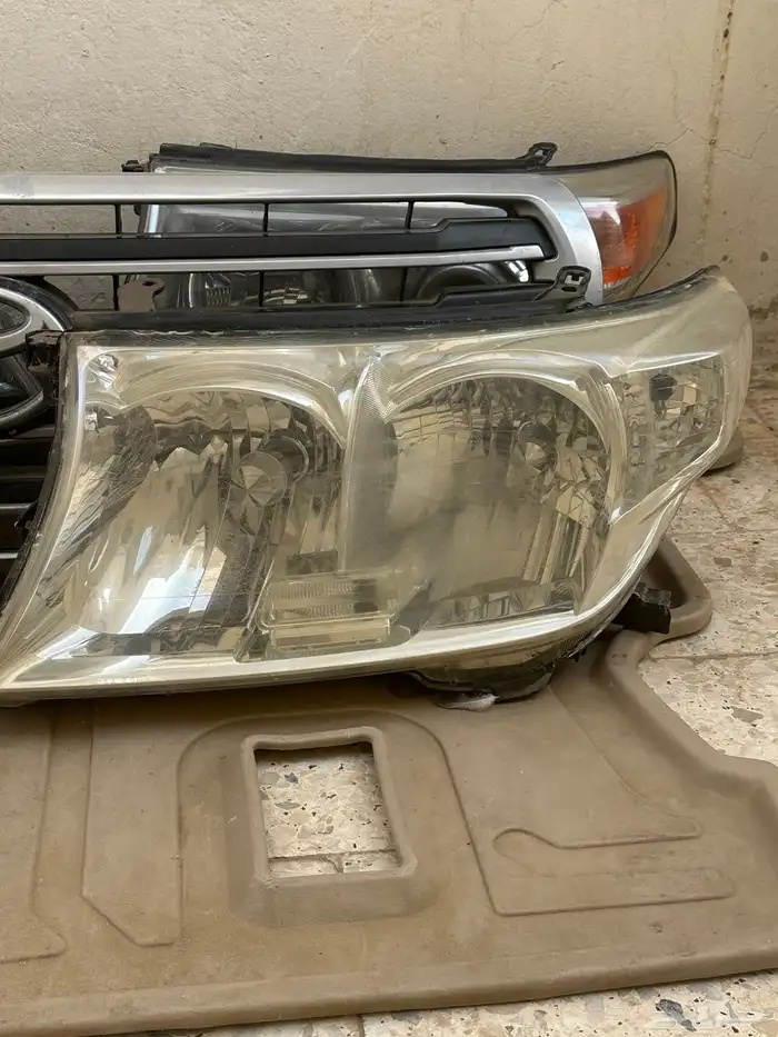 شمعات لاندكروزر طقمين 2014 2011 8