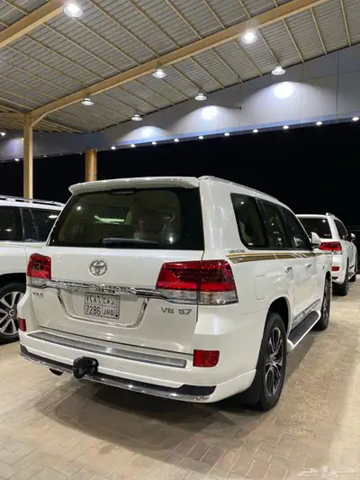 للبيع جيب VXS فل كامل 2021 بريمي عداد 102 الف 8