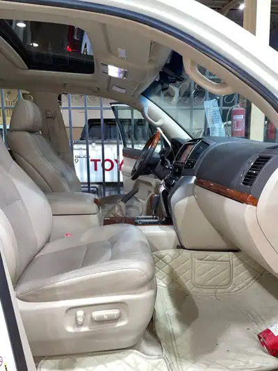 للبيع جيب VXR فل كامل 2013 عبداللطيف عداد 225 الف 16