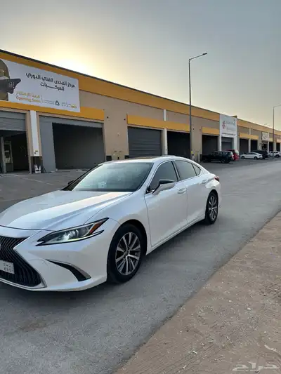 لكزس ES 350 لؤلؤي   فتحة   جملي   6 سلندر   ممشى 167 ألف 1