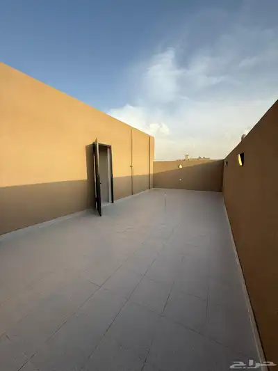 للبيع روف علوي بملحق ببايكة سيارة تشطيب فندقي ف شمال الخميس 30