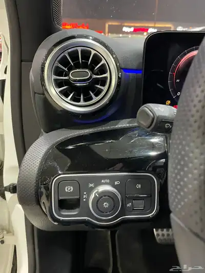 مرسيدس A250Kit AMG فتحه سقف عداد ديجيتال(بنزين)2.0LT 10