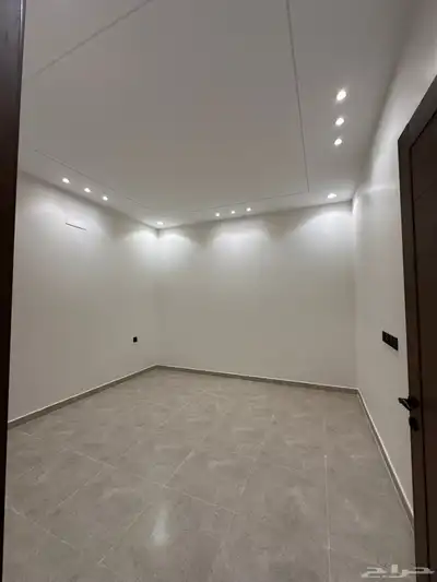 ادوار تمليك ارضي بحوش و6 غرف بمخطط الراجحي 6