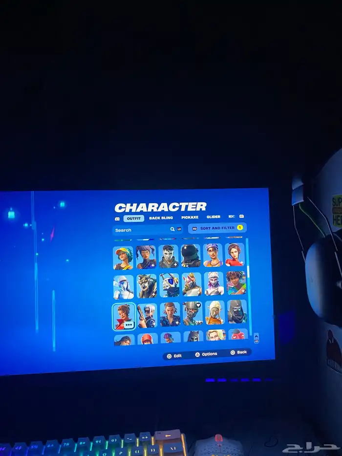 حساب فورت نايت للبيع ترافس و رقصه فلوس و 278 سكن 3