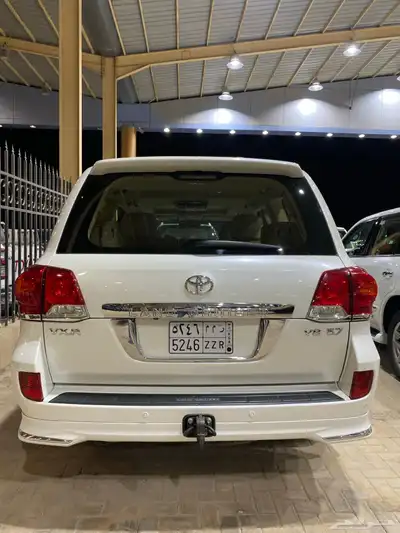 للبيع جيب VXR فل كامل 2013 عبداللطيف عداد 225 الف 5