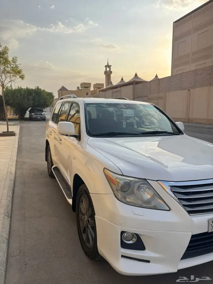 جيب لكزس 2011 فل كامل LX570 7