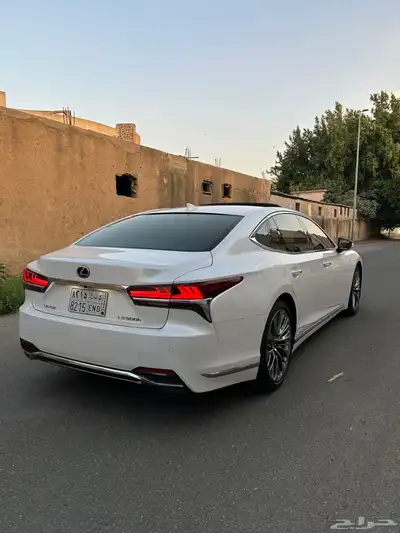 لكزس LS500 هايبرد 2020 3