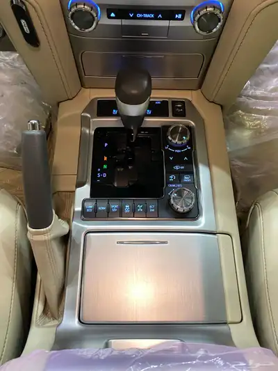 للبيع جيب VXS فل كامل 2021 بريمي عداد 102 الف 20