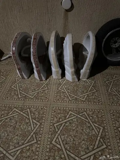 خمس مغاسل للبيع مع مراياتها 0