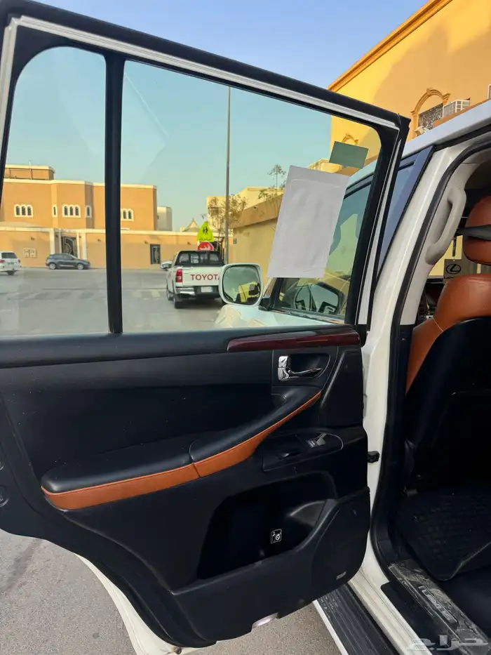 جيب لكزس 2011 فل كامل LX570 12