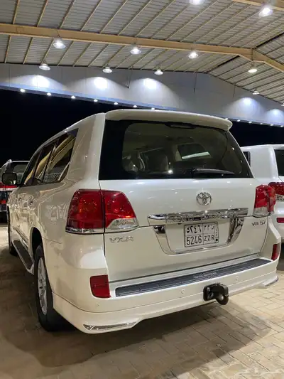 للبيع جيب VXR فل كامل 2013 عبداللطيف عداد 225 الف 9