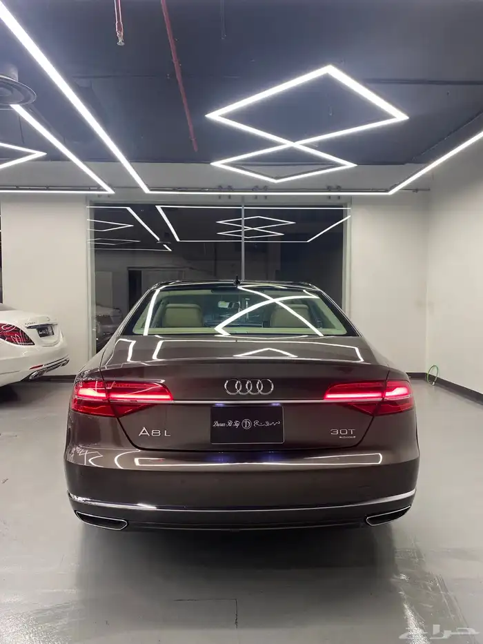 اودي A8 L 4