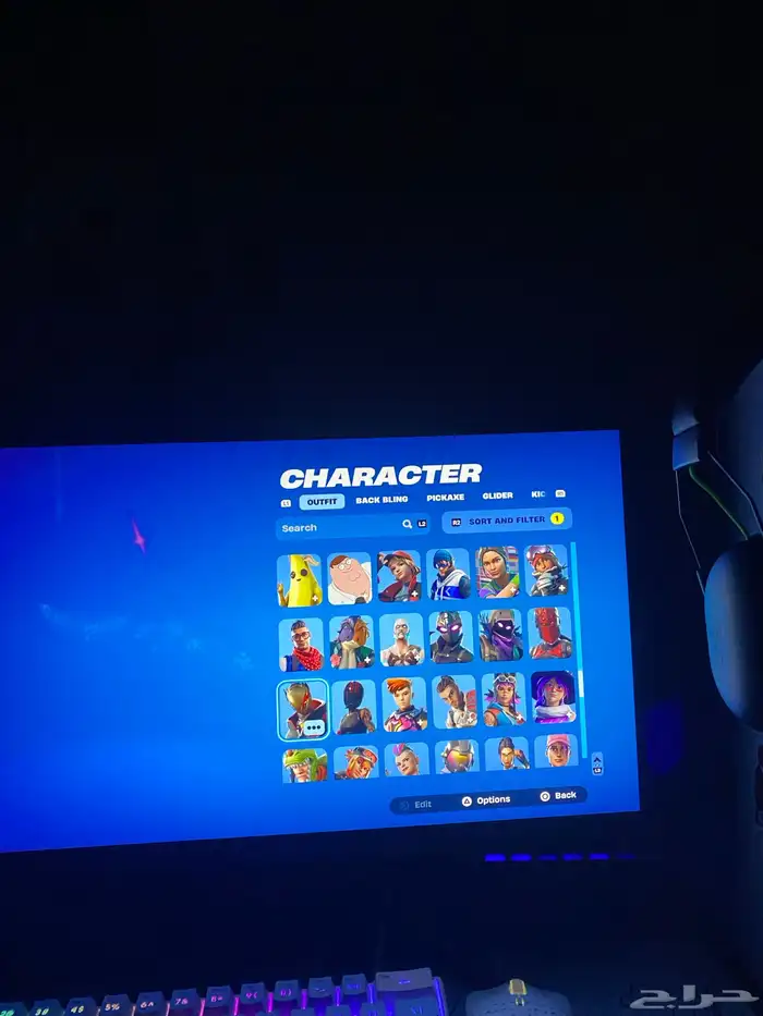 حساب فورت نايت للبيع ترافس و رقصه فلوس و 278 سكن 4