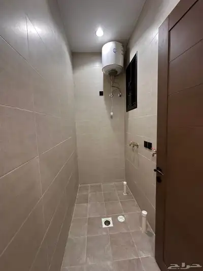 ادوار تمليك ارضي بحوش و6 غرف بمخطط الراجحي 3