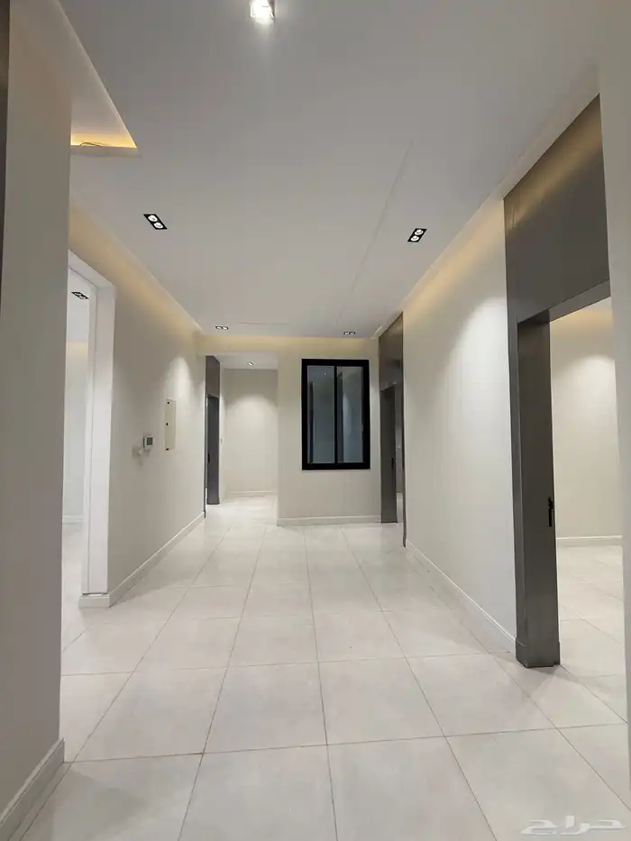 للبيع ادوار ارضيه وادوار علويه وروفات بالقرب من مطار ابها 47