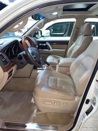 للبيع جيب VXR فل كامل 2013 عبداللطيف عداد 225 الف 11